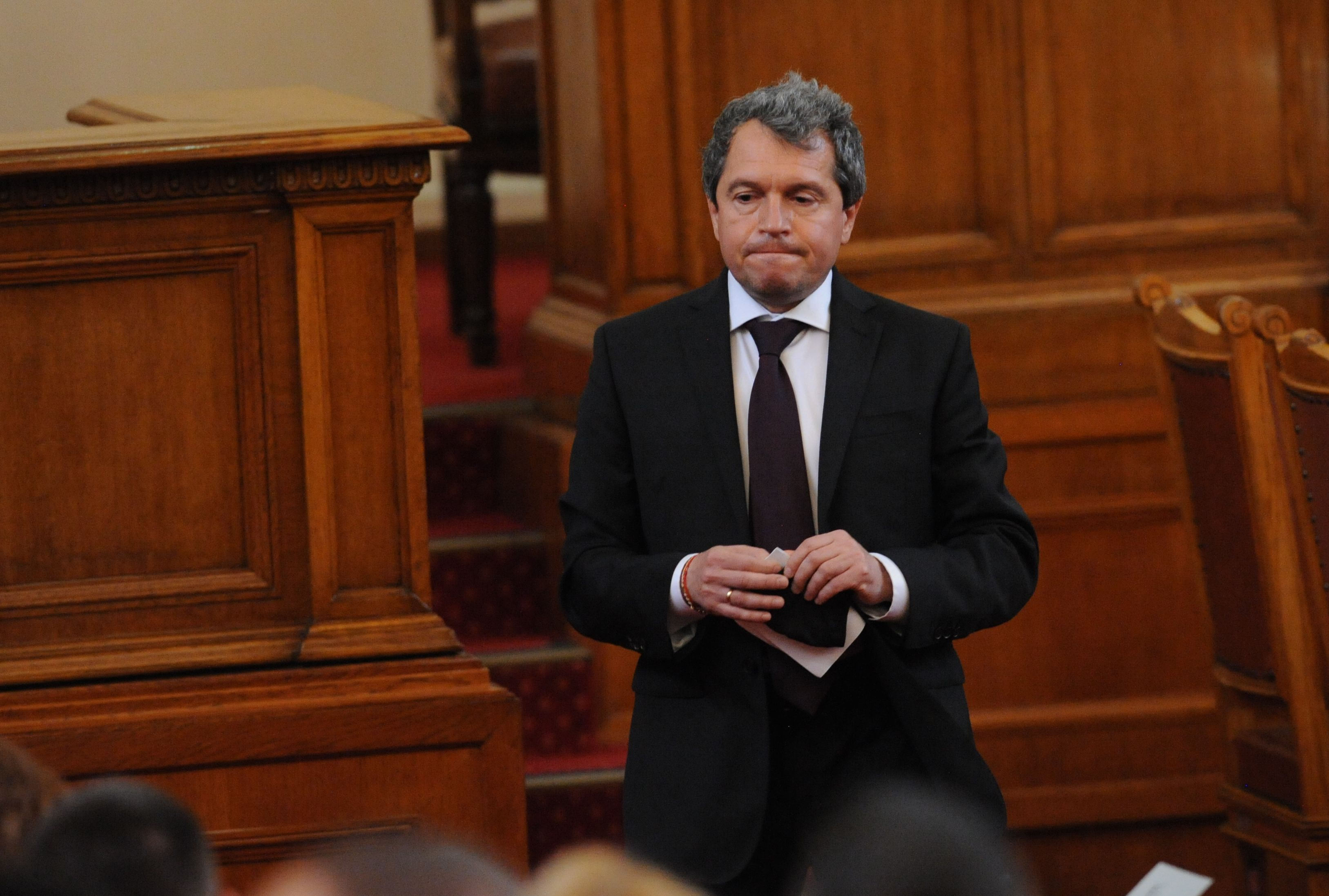 "Има такъв народ" предлага 1 лв. партийни субсидии, без да пипа неограничените дарения