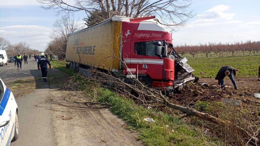 Жена загина, четирима ранени в зверско меле край Бургас