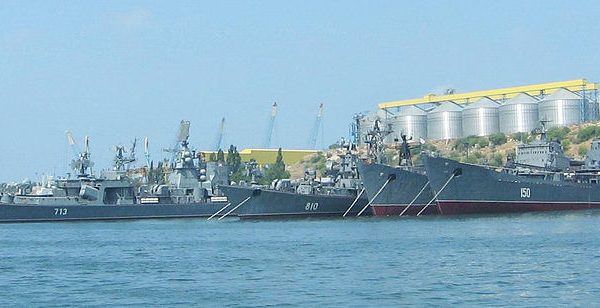 Русия изпрати 15 бойни кораба в Черно море