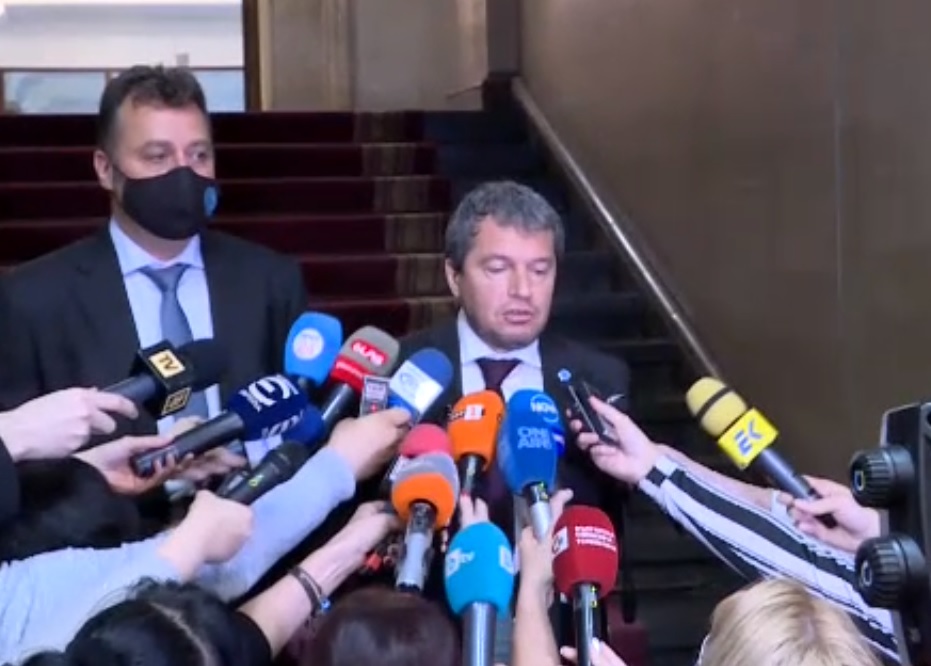 Тошко Йорданов: Ако се стигне до кабинет, то ще е с другите две партии от протестите (ВИДЕО)
