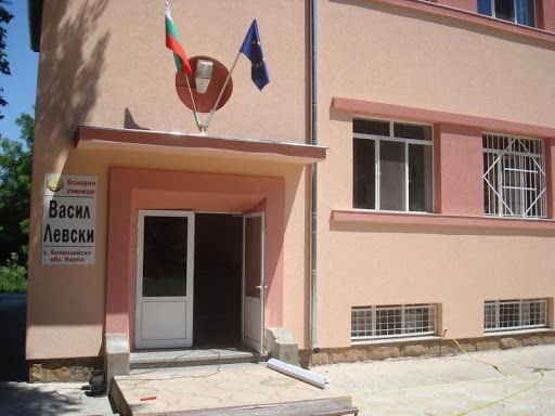 Трима на съд за побой на седмокласник в училище
