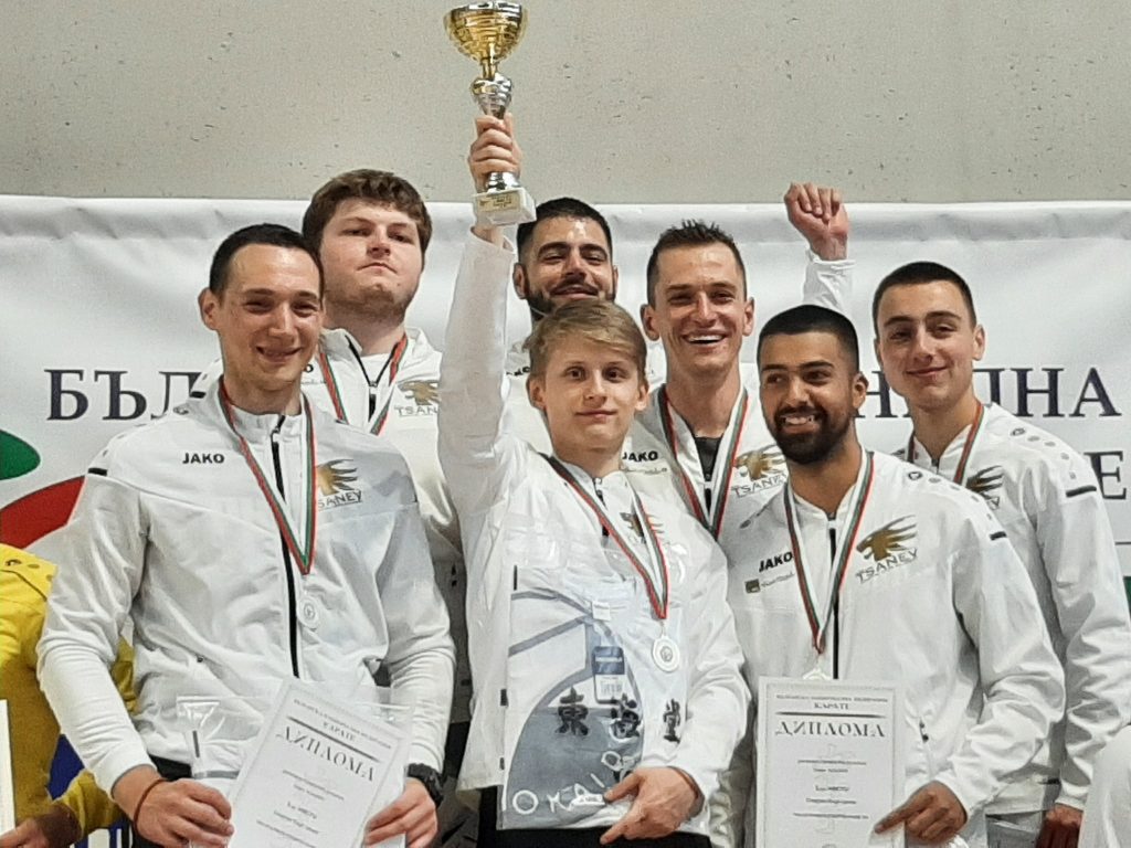Клуб „Цанев“ триумфира на държавното по олимпийско карате, най-добрите ще преследват визи за Токио