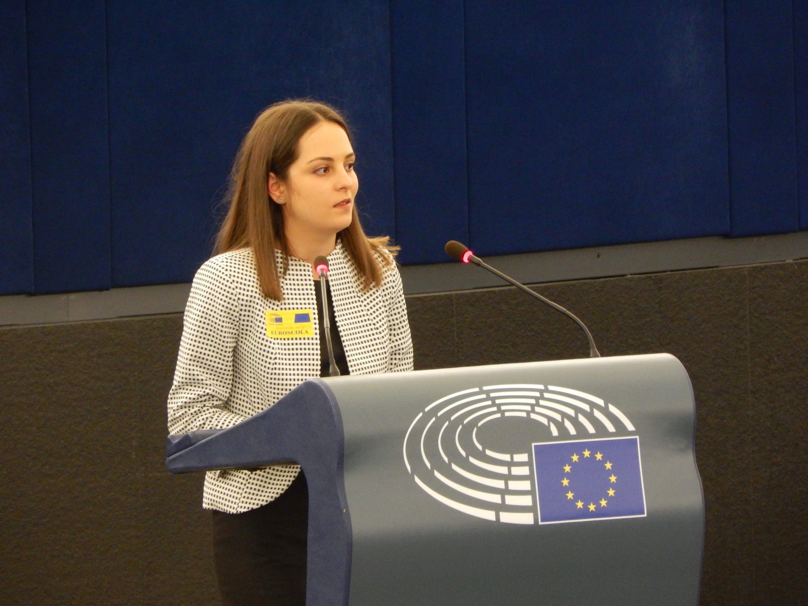Виктория Русева от Елена е сред създателите на проект за инициативи на млади хора от цяла Европа