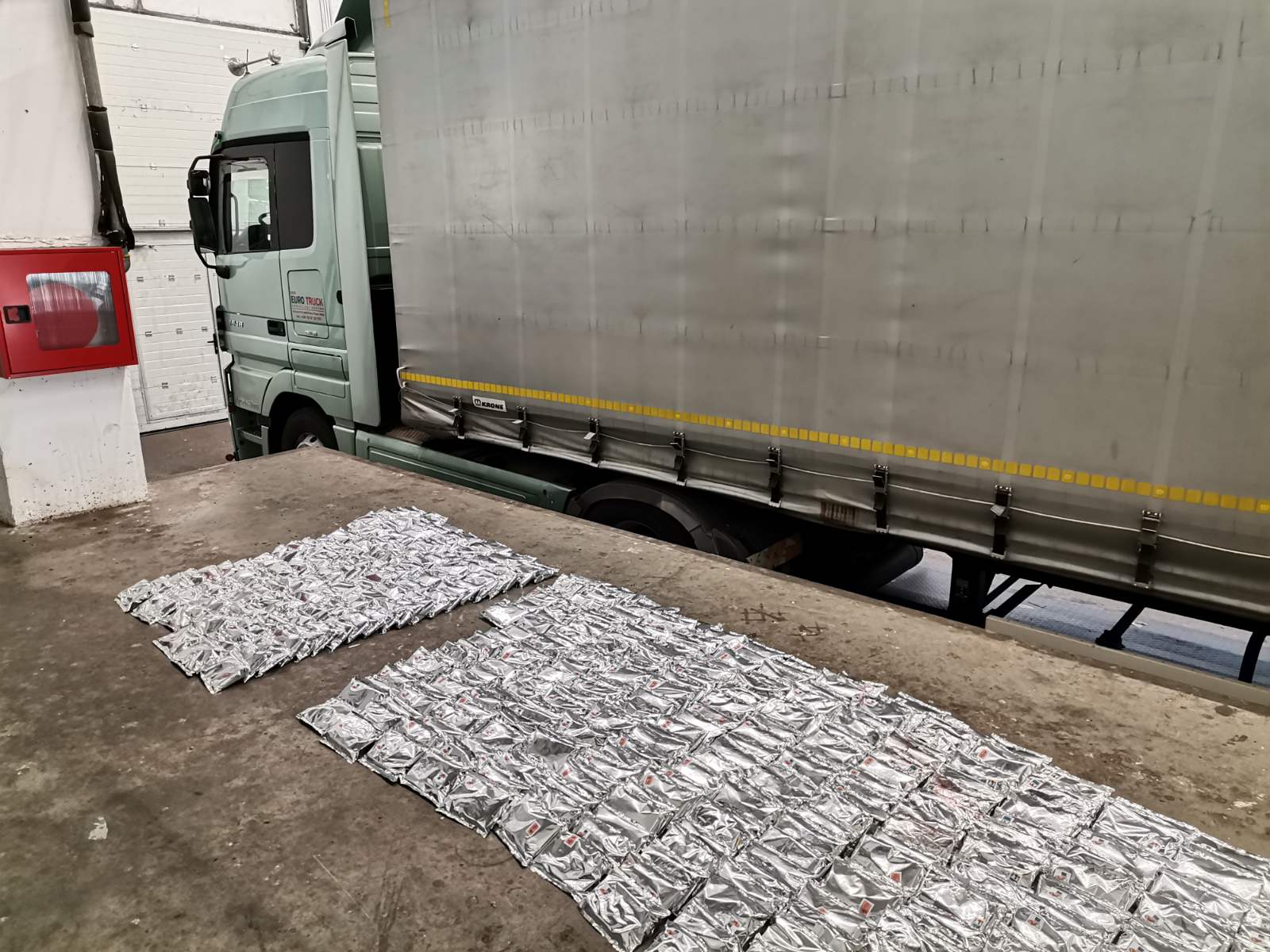 Откриха голямо количество паста за наргиле на "Капитан Андреево"