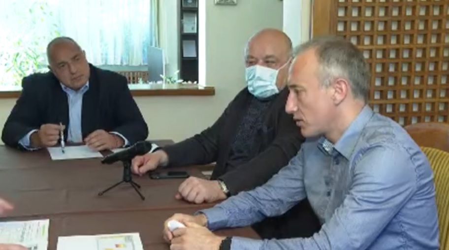 Вълчев: От 10 май учениците от 6 и 11 клас може да се върнат в класните стаи