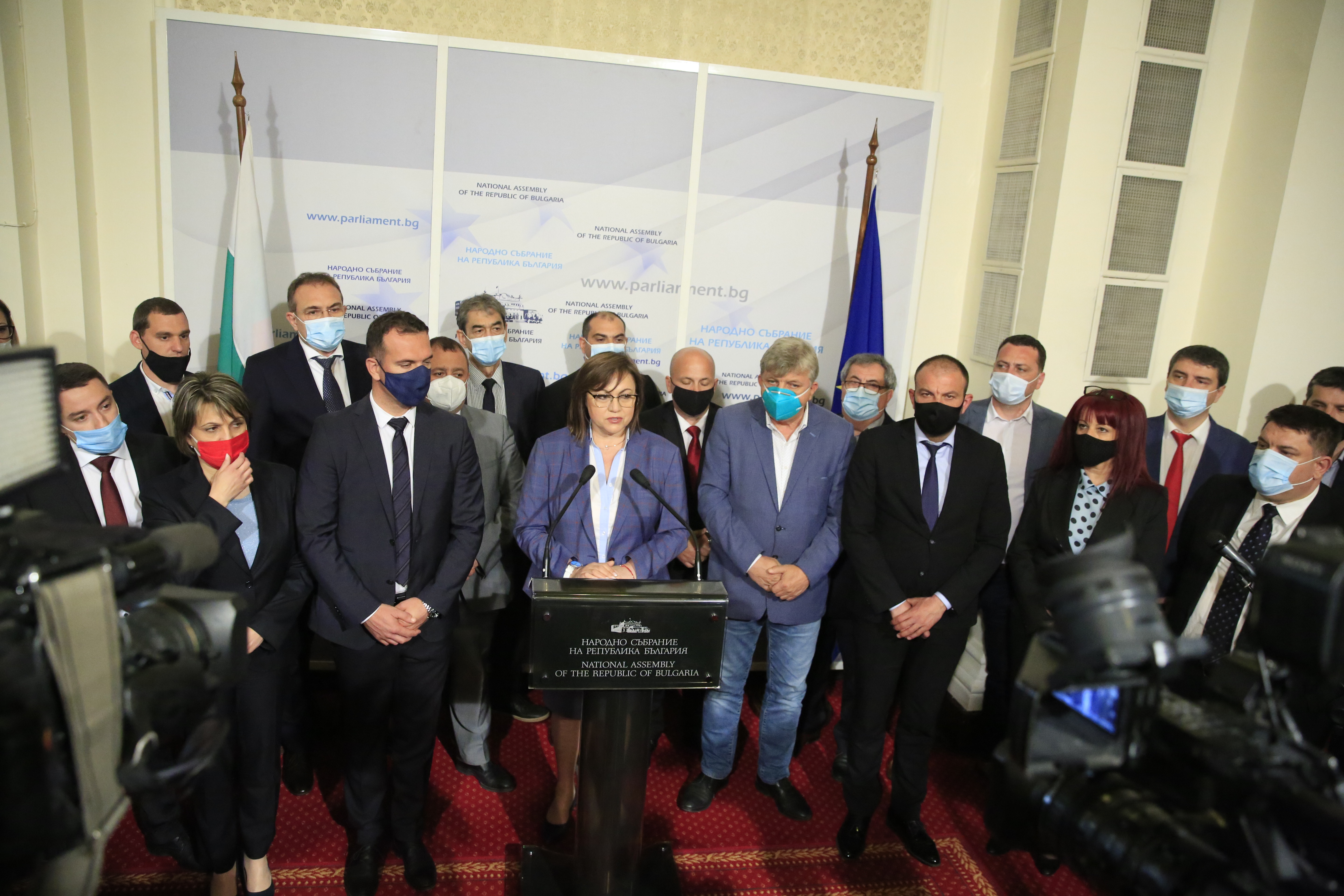 Пленум през почивните дни решава какво ще прави БСП с мандата