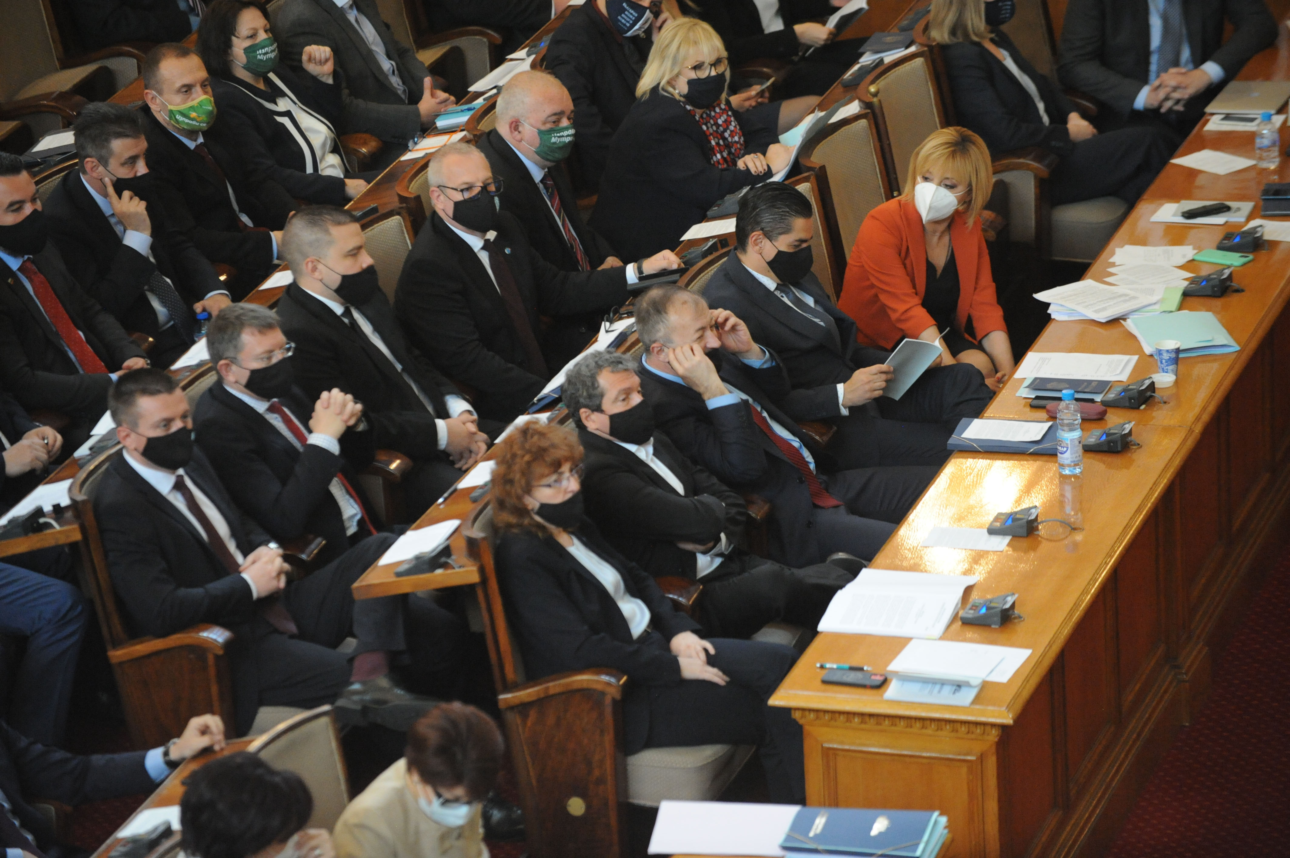 Парламентът прие гласуване само с машини в секциите с над 300 избиратели