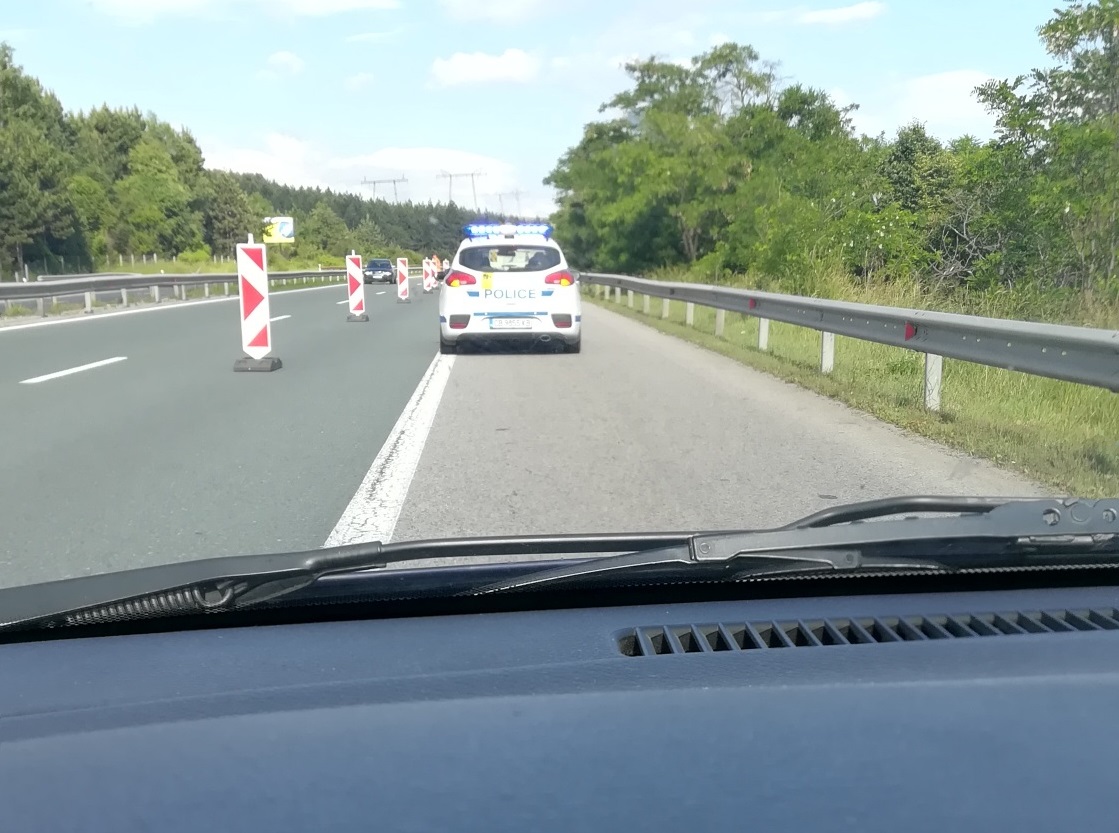 Катастрофа затруднява движението при км 104 на АМ "Тракия" в посока Бургас