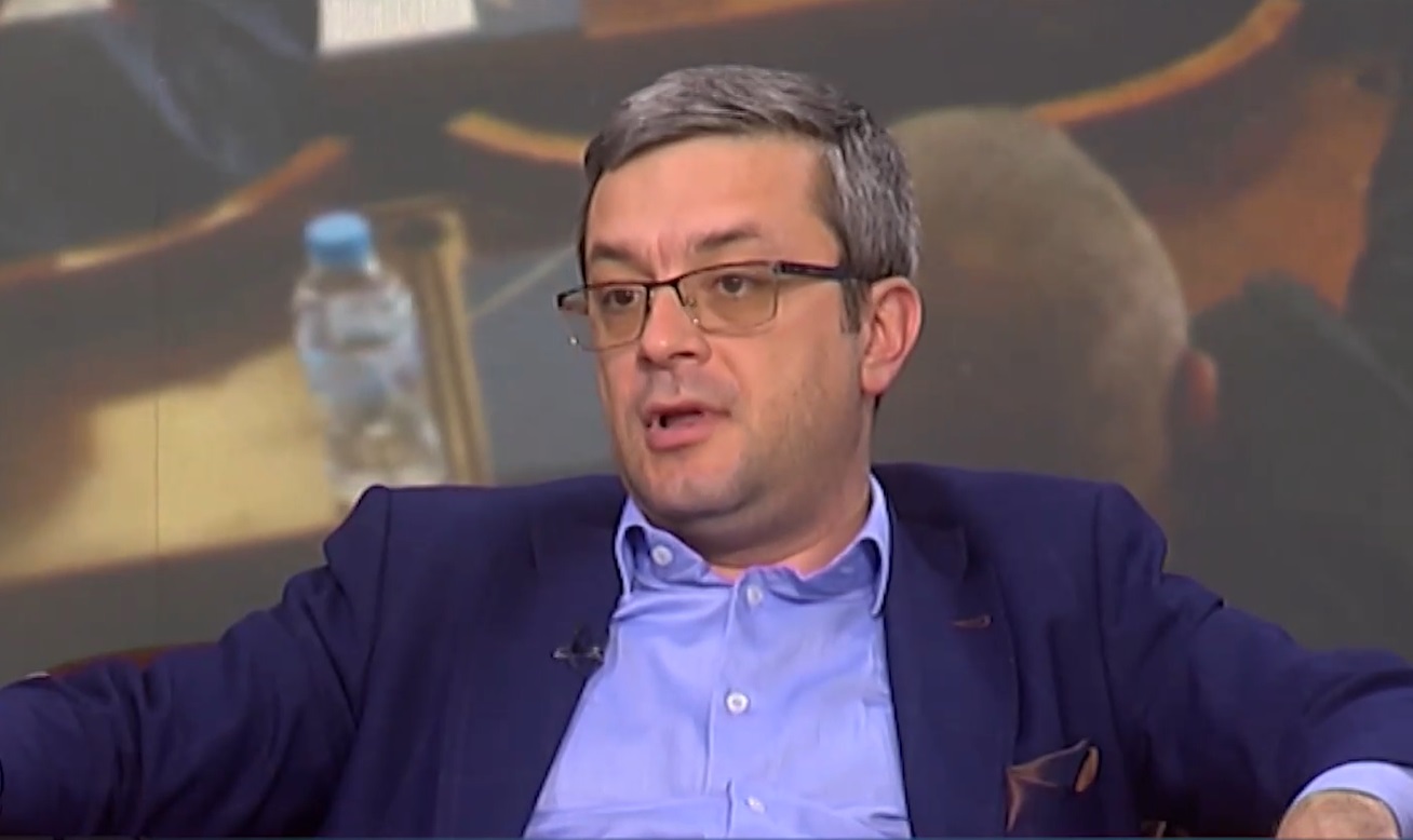 Тома Биков: Радев показа, че иска предсрочни избори
