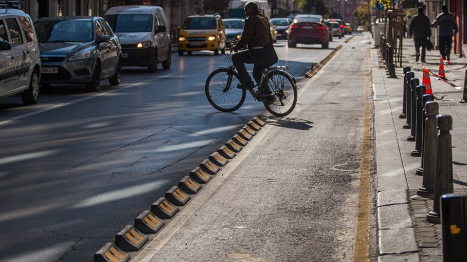 С тротинетка и колело безплатно в автобуса