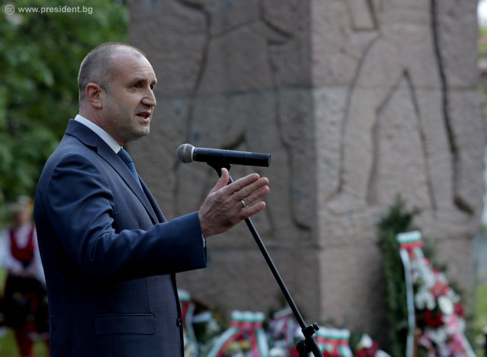 Радев: Не мога да разпусна Народното събрание преди 11 май