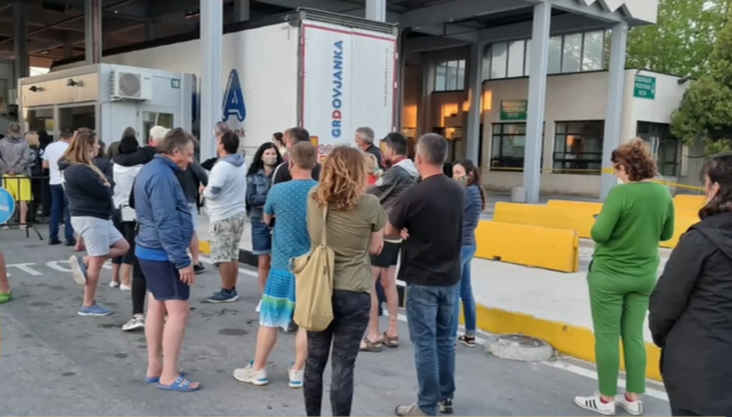 Липсата на достатъчно служители предизвикала хаоса на Кулата