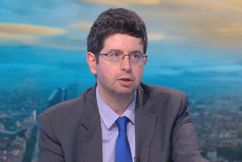 Доц. Петър Чобанов: Очаква се още едно преразпределение на бюджета, за да се платят изборите