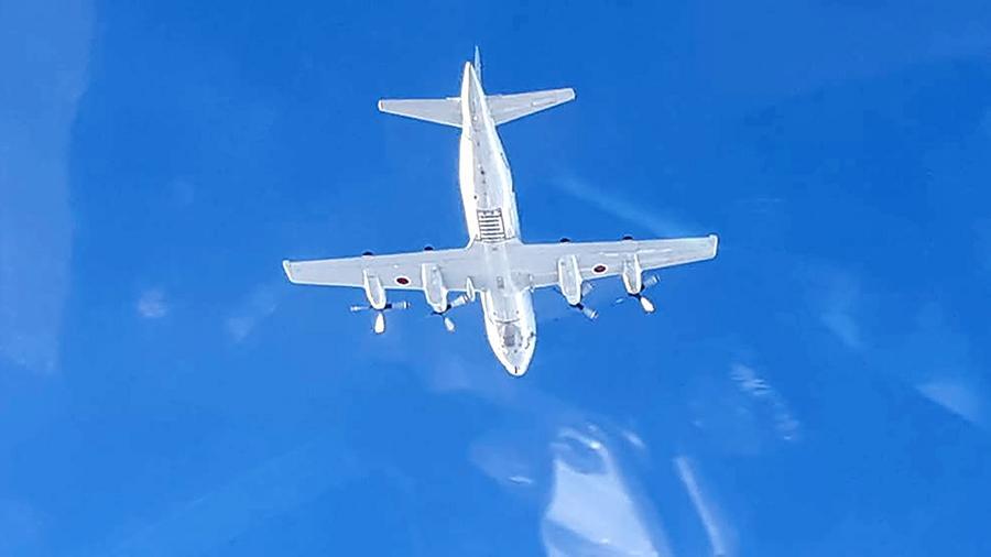 Изтребител Су-30 прихвана три френски самолети близо до руската граница