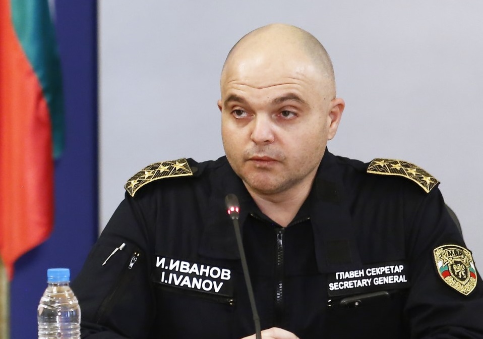 Главният секретар на МВР Ивайло Иванов освободен и заради полицейското насилие на протестите