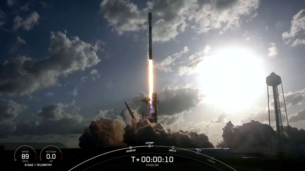 SpaceX изстреля 54 сателита