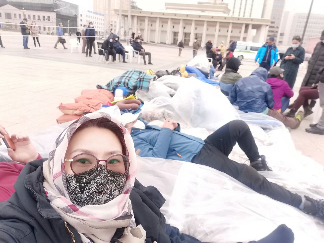 Опозицията в Монголия спря гладната стачка