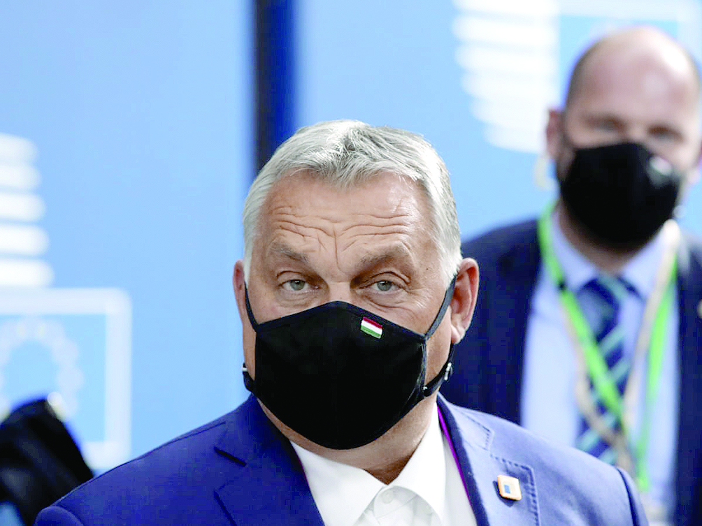 Унгария продължи извънредното положение до есента