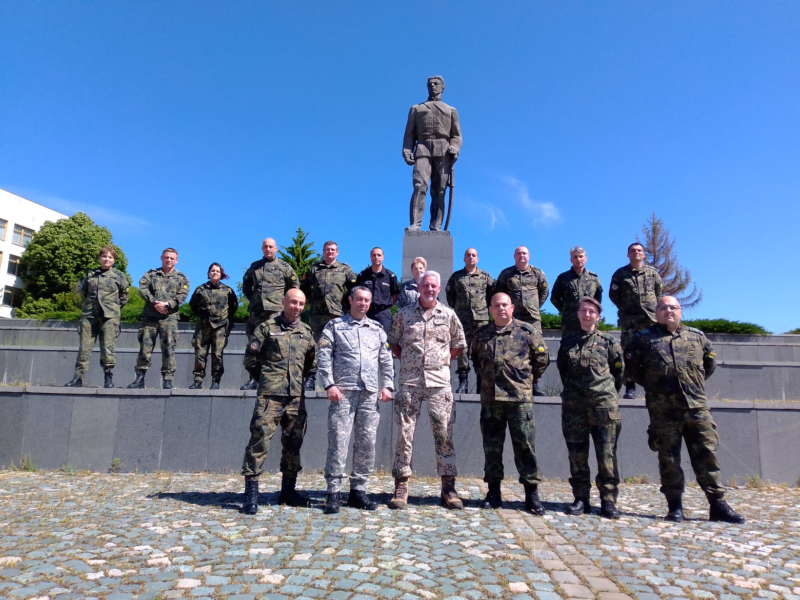 Първи по рода си у нас курс за подготовка за заемане на длъжности в структурите на НАТО провежда НВУ