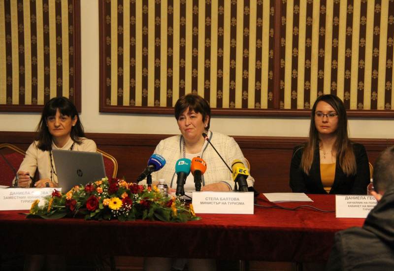 Опитват да договорят евтини чадъри с концесионерите (обновена)