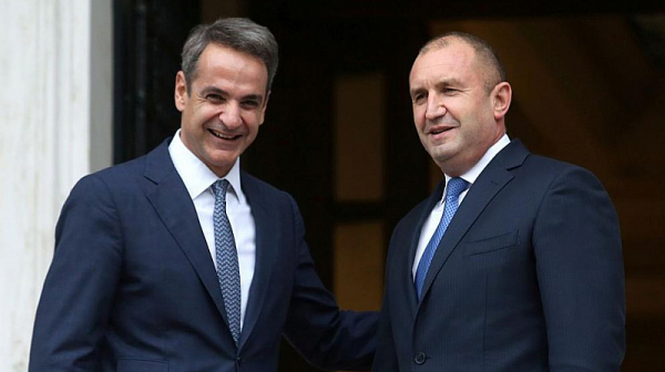 Президентът Радев обсъди евроинтеграцията на Западните Балкани с гръцкия премиер Кириакос Мицотакис