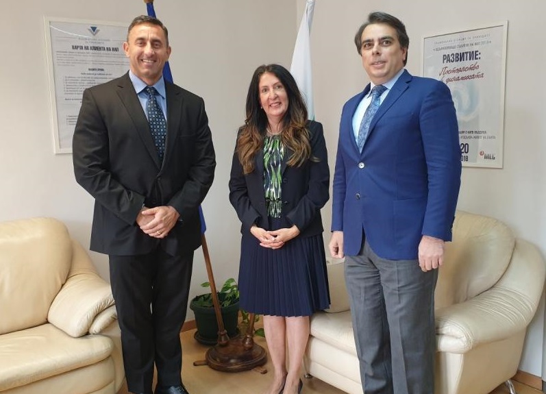 Посланикът на САЩ Н. Пр. Херо Мустафа се срещна с финансовия министър и новия шеф на НАП