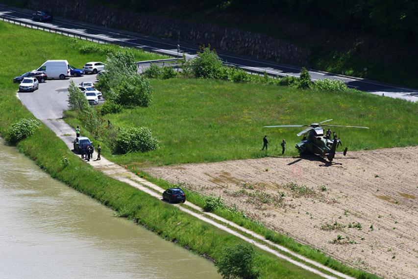 Хеликоптер на НАТО се удари в електропровод в Словения (ВИДЕО)