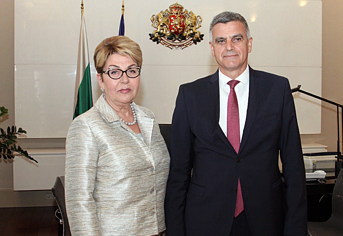 Стефан Янев и Елеонора Митрофанова обсъдиха отношенията между България и Русия