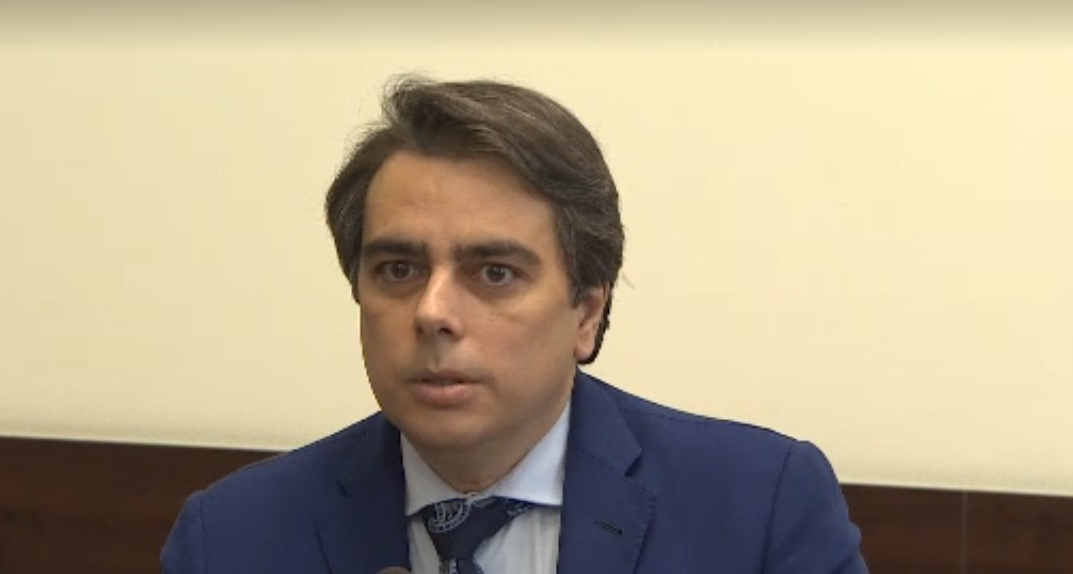 Асен Василев: НАП е отписала 10 млрд. лева задължения (ВИДЕО)