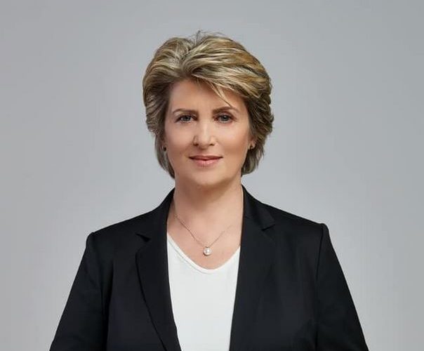 Весела Лечева се отказа от изборната надпревара