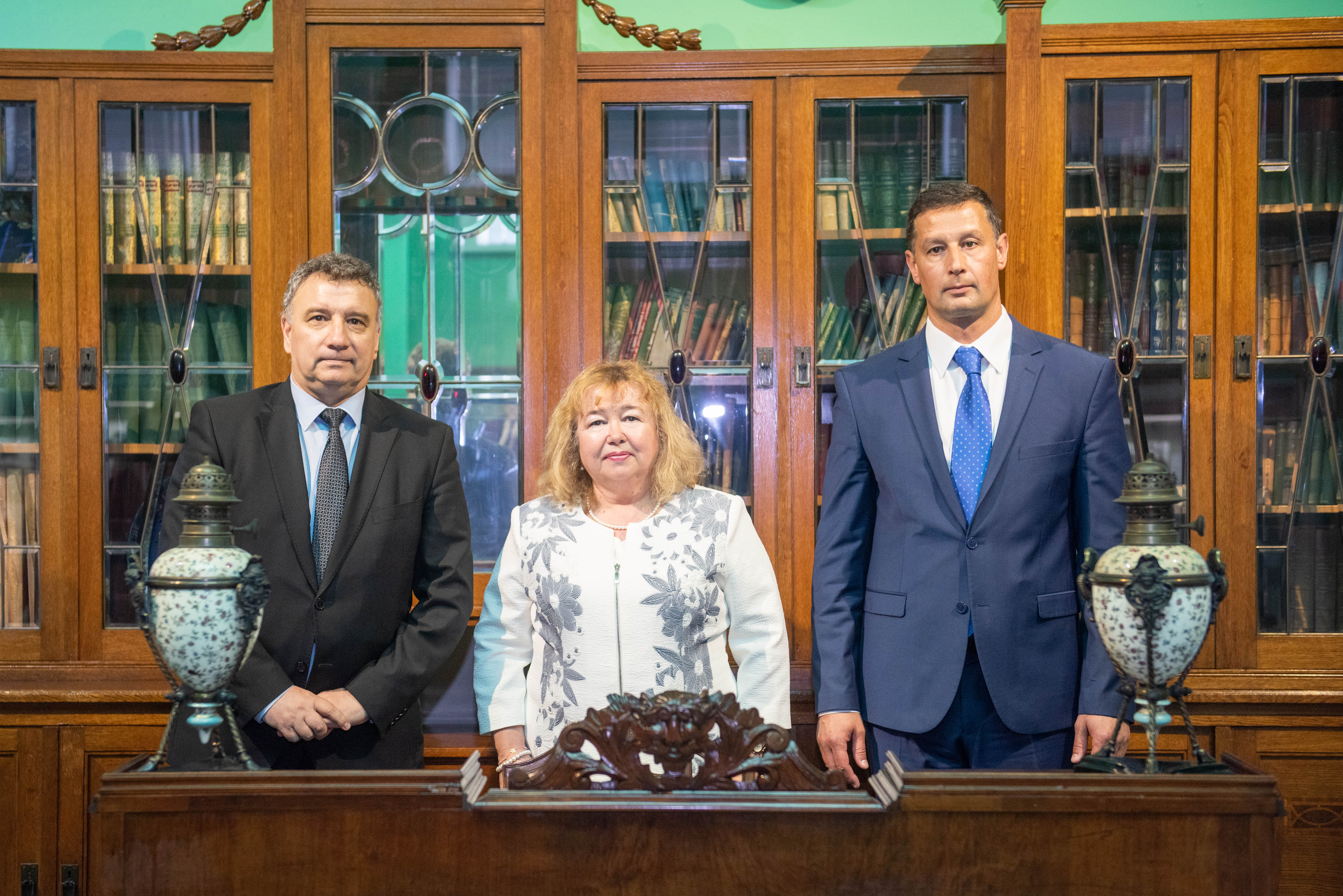 Стопанска академия – Свищов, УНСС – София и Икономически университет – Варна създадоха клъстер в областта на застраховането, данъчния и митническия контрол