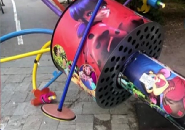 Люлка в Гоце Делчев се счупи, докато в нея има деца