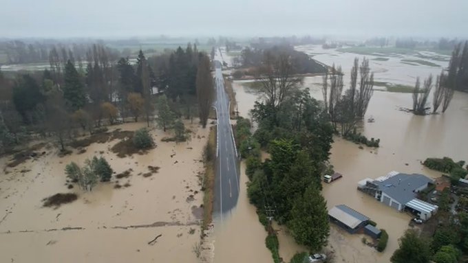 Евакуираха стотици хора в Нова Зеландия заради поройни дъждове