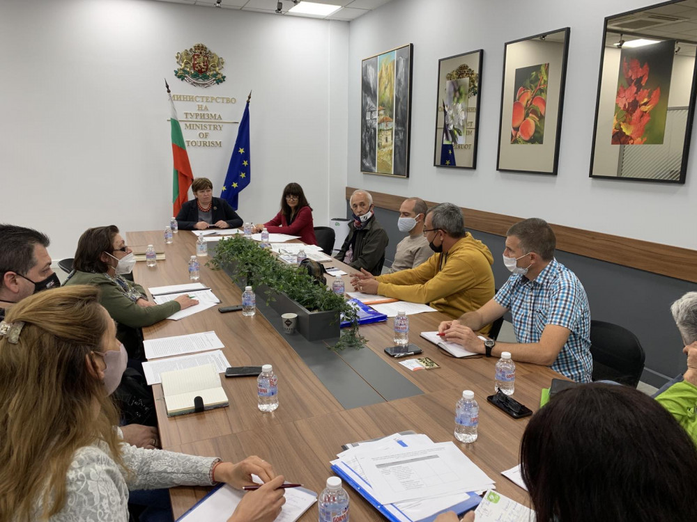 Планинските водачи искат правилник и стандарт за пешеходните маршрути в планините