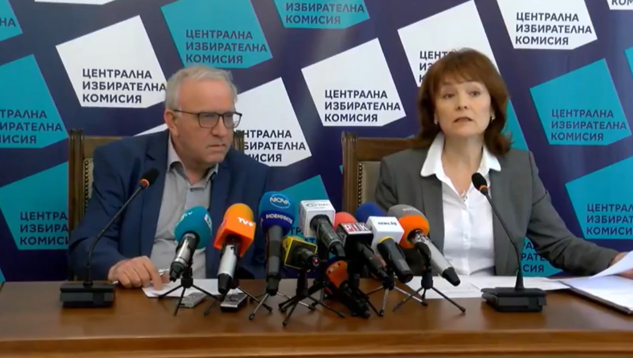 След тестовете на ЦИК: Жените по-бързи при гласуване с машини (ВИДЕО)