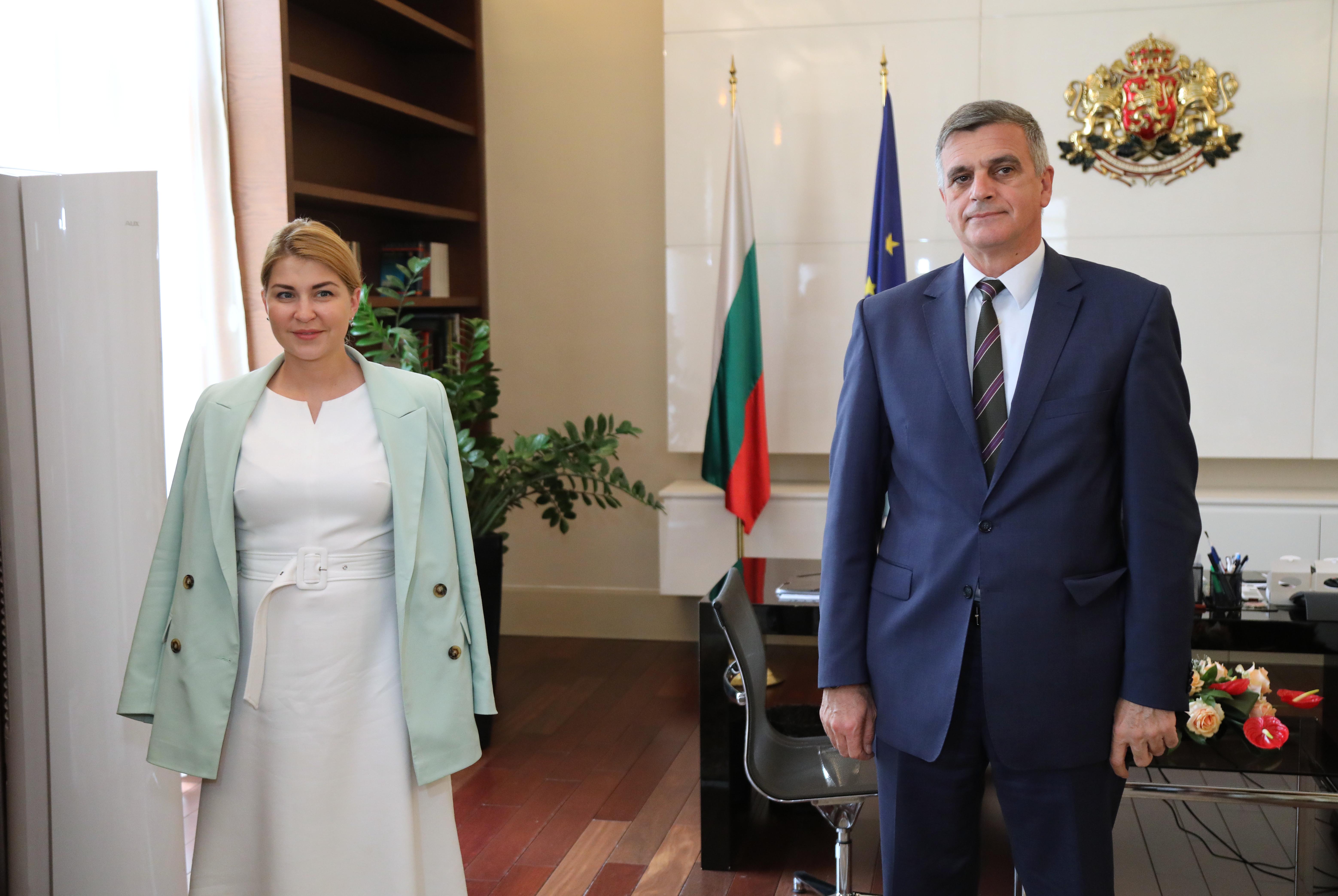 Стефан Янев обсъди с министър-председателя на Украйна Олга Стефанишина двустранните отношения