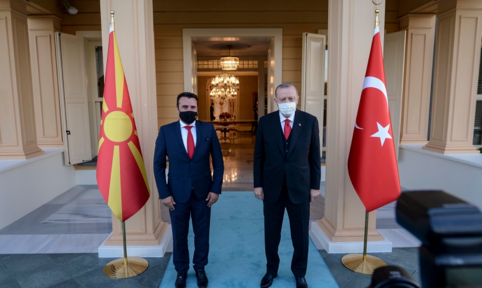 Заев се срещна с Ердоган в Истанбул