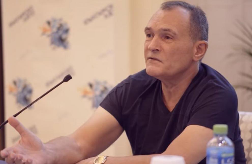 Божков оспорва във ВАС черния списък на Янев