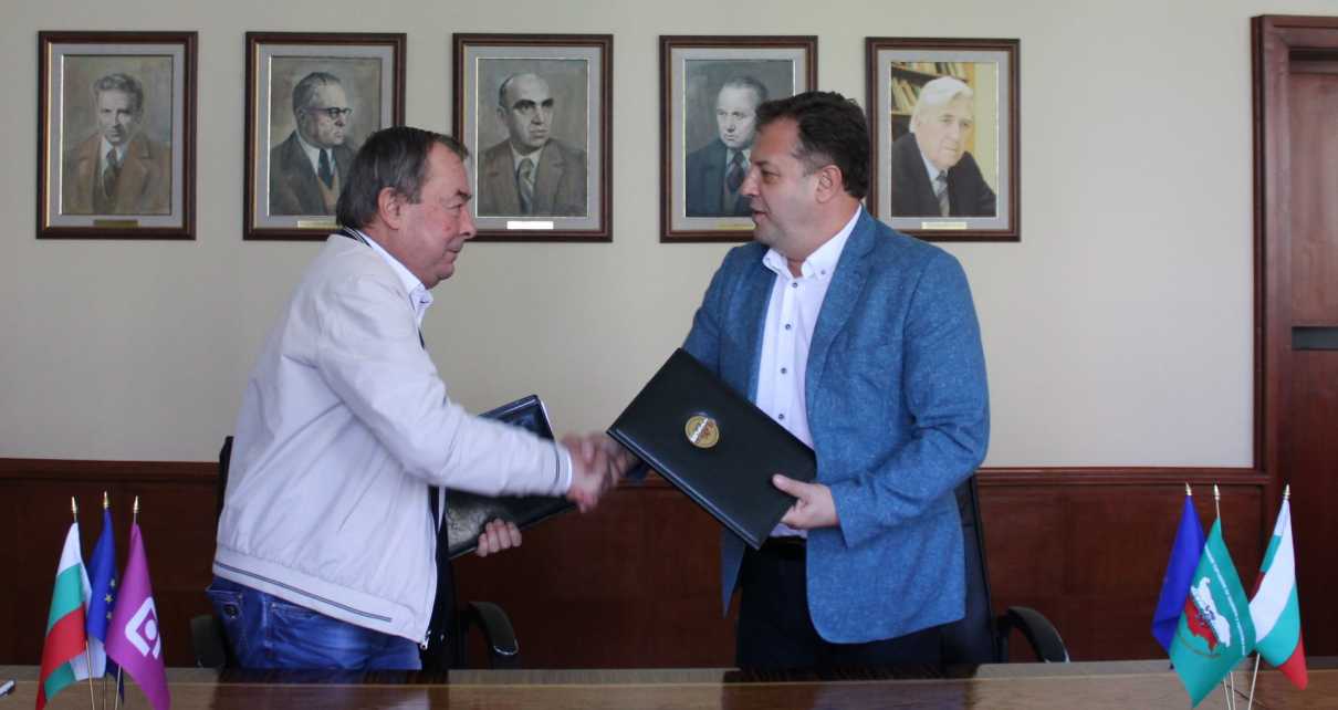 Кметът на Велико Търново и председател на НСРОБ Даниел Панов:  Млади архитекти и строителни специалисти ще стажуват в общините