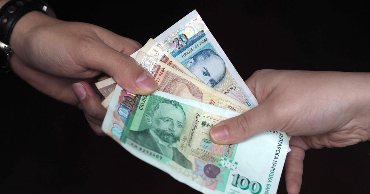 Мъж даде на измамници над 23 000 лв. за "пратка" от чужбина