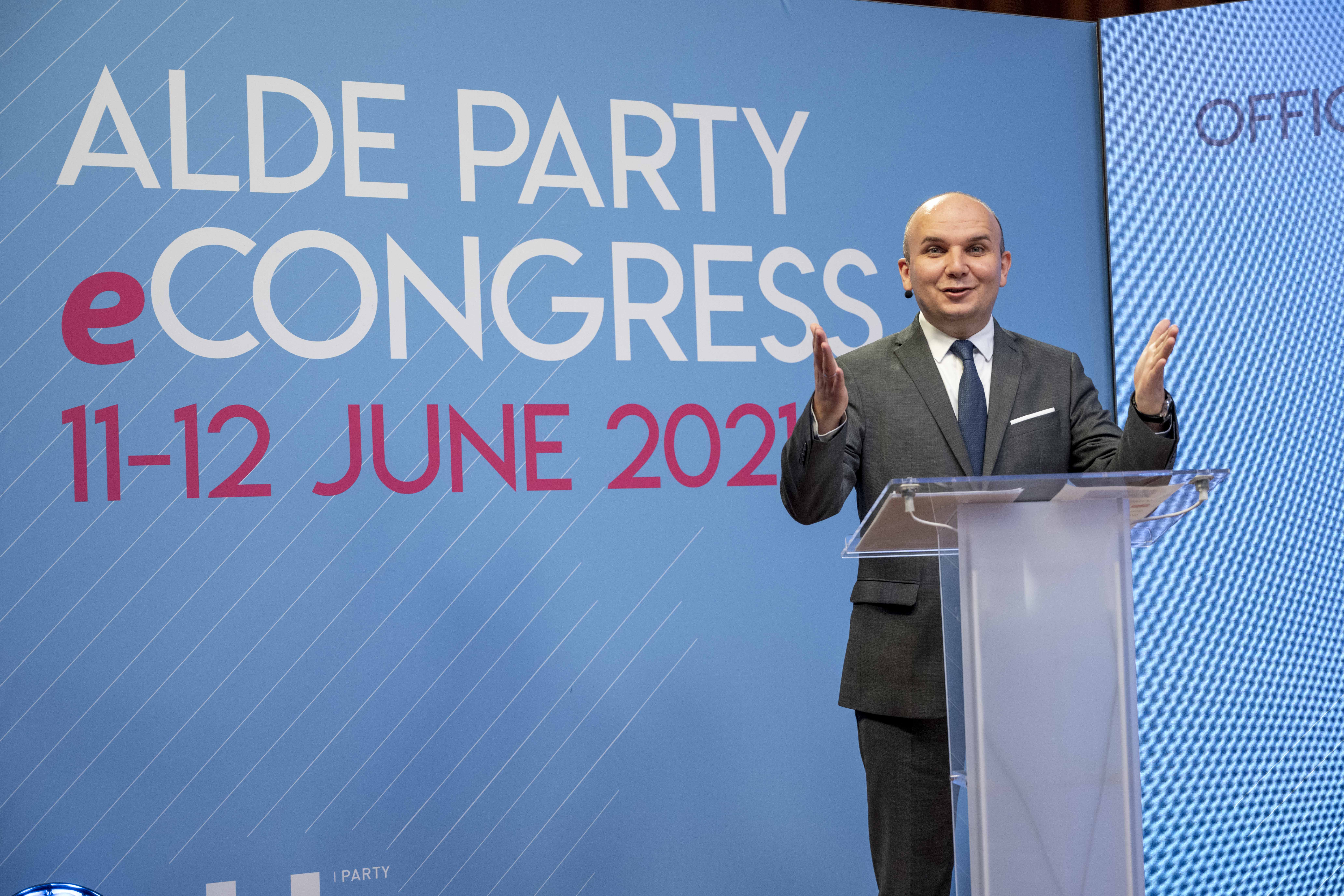 Илхан Кючюк бе избран за председател на Партията на европейските либерали АЛДЕ