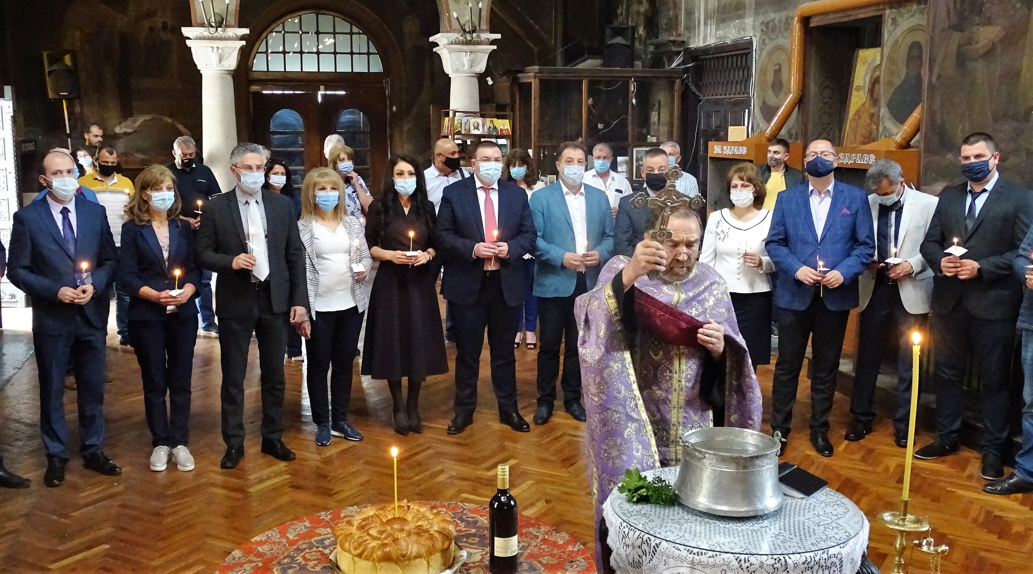 С благослов коалиция ГЕРБ-СДС стартира предизборната кампания във Велико Търново