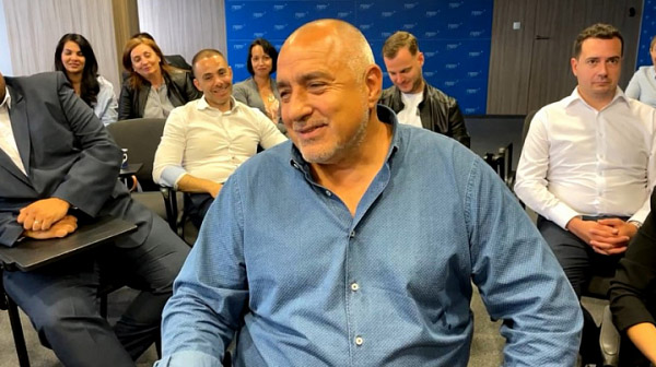 Борисов: Румен Радев раздели държавата (обзор)