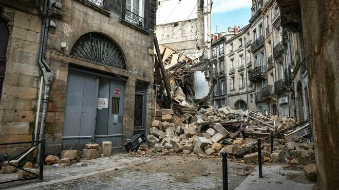 Трима души са ранени при рухване на сграда във френския град Бордо