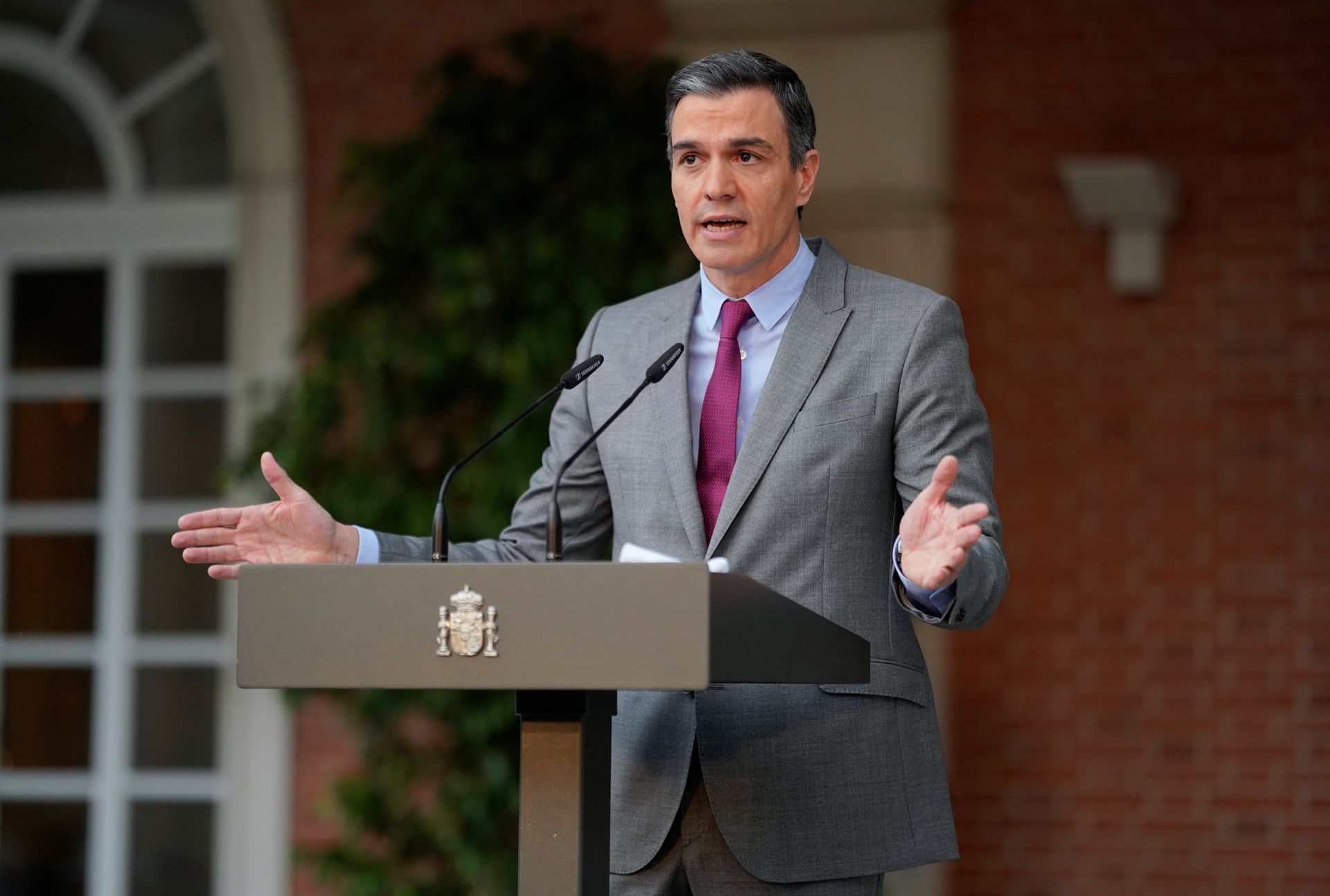 Испания помилва каталунски лидери