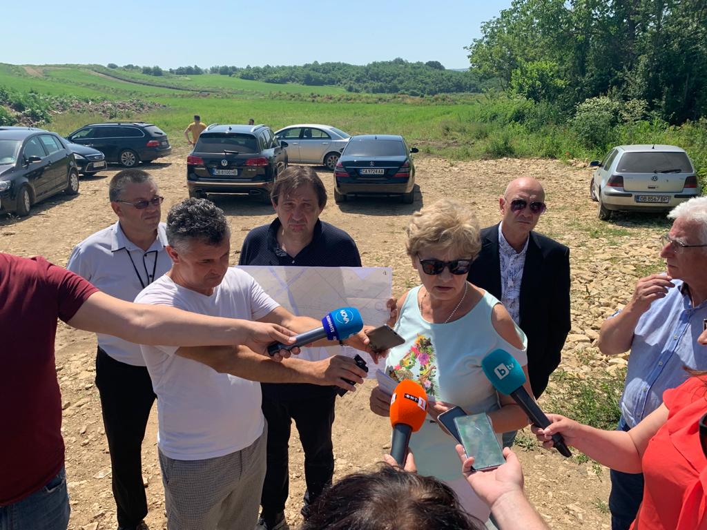 Комитова: Инспектираме АМ „Хемус“ и търсим дадените за нея пари