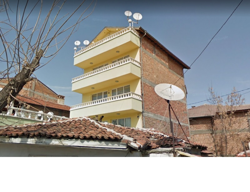 Цигани съдят община - поболели се заради бутане на незаконната им къща