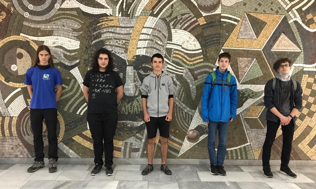 Млади физици донесоха 5 медала за България