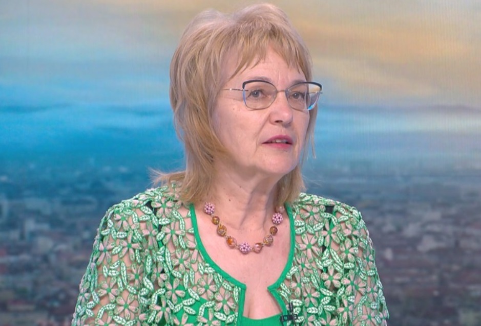 Експерт от МОН: Трудно е да се каже на какво се дължат високите оценки след 7. клас