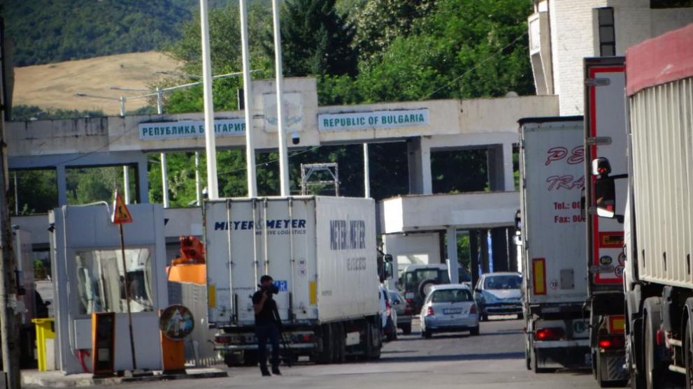 С един таблет четат COVID сертификати на Кулата